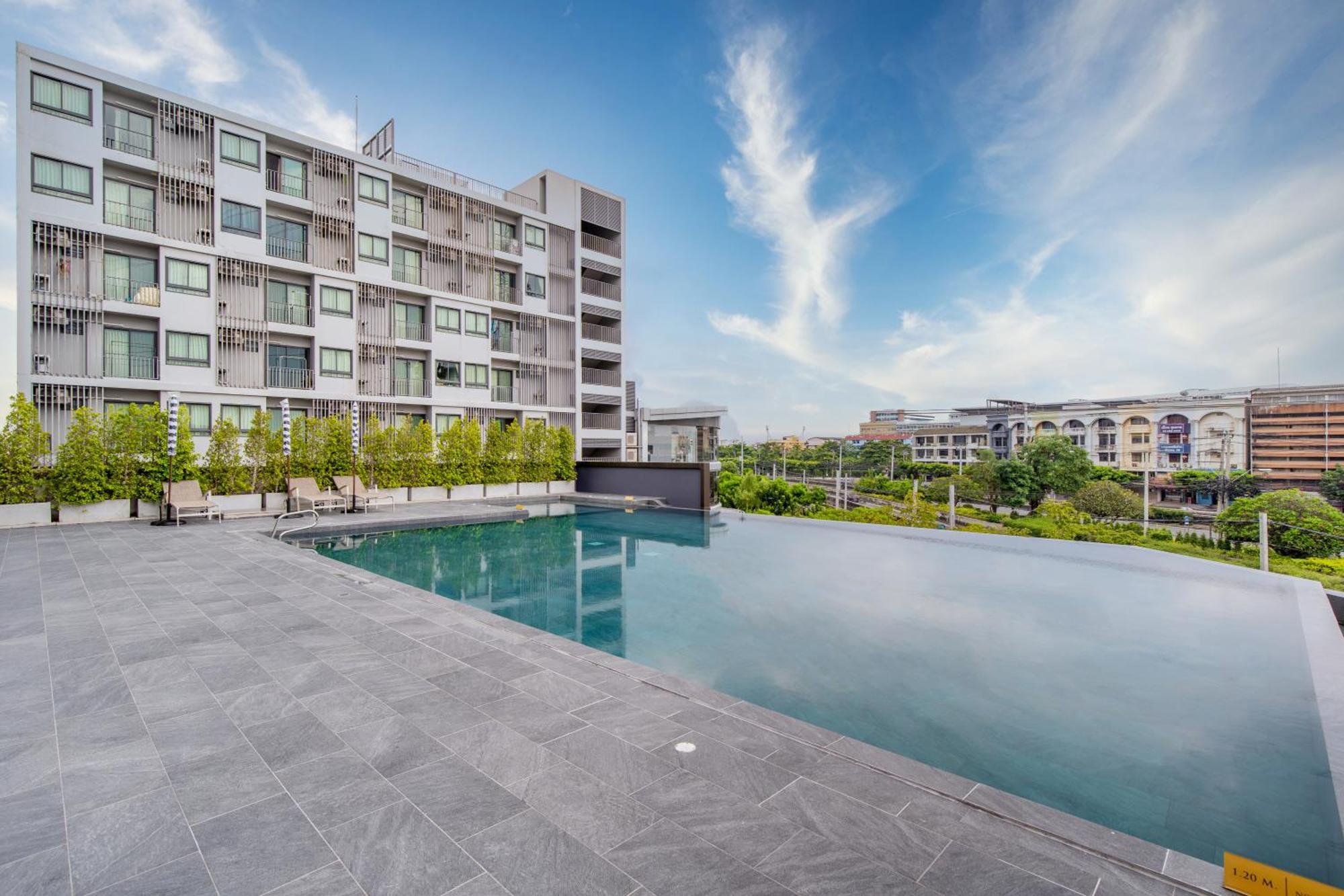 Thaya Hotel Bangkok Exterior foto